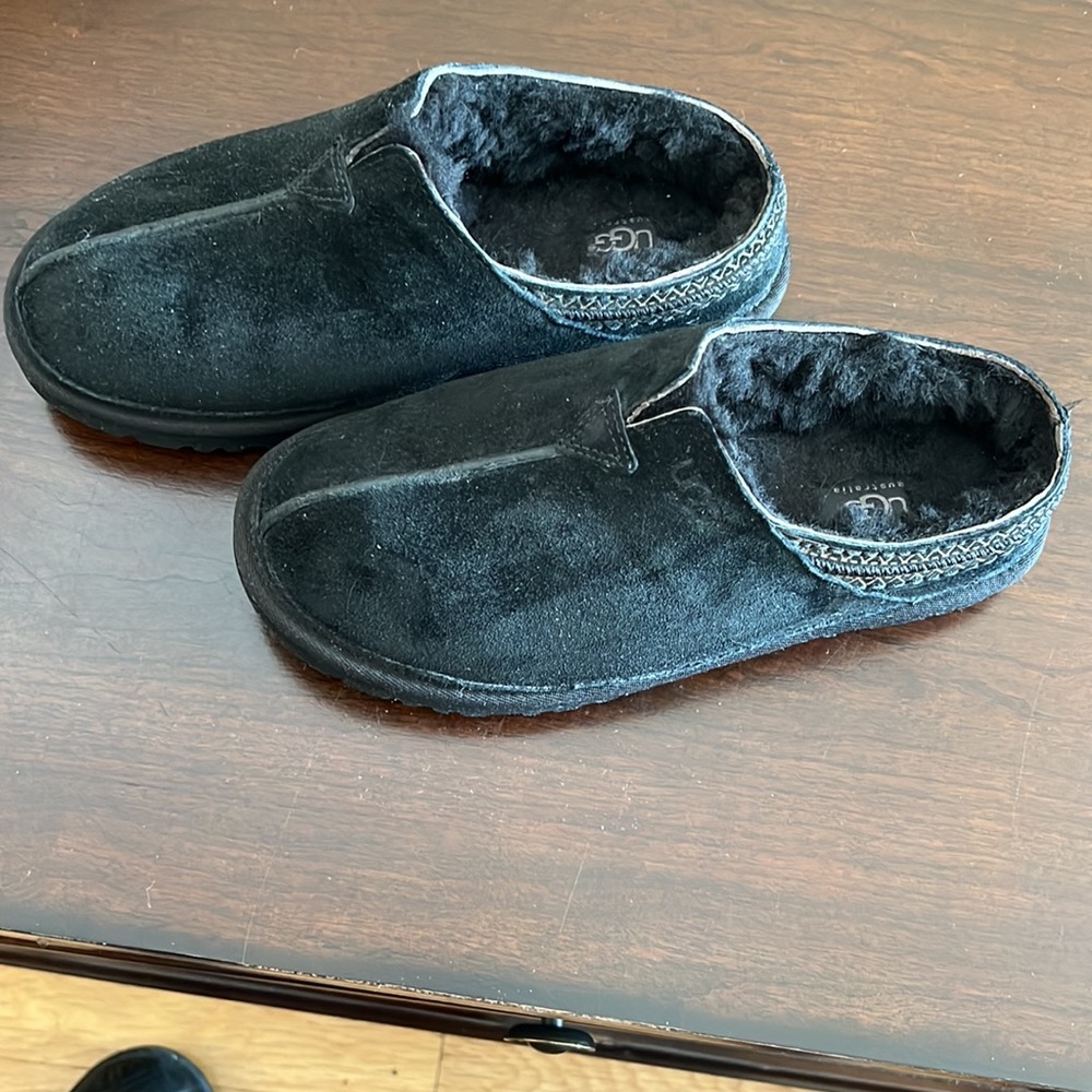 UGG Men's Black Size 7 Suede Slippers - Picture 2 of 6